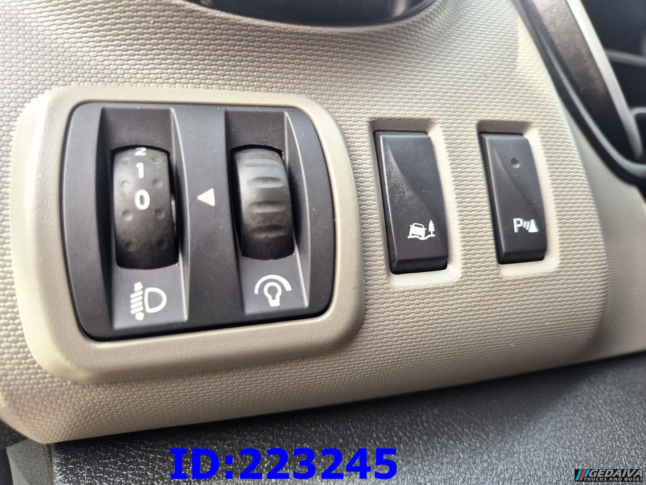 الشاحنات الصغيرة كابينة مزدوجة RENAULT Trafic Euro6: صور 13