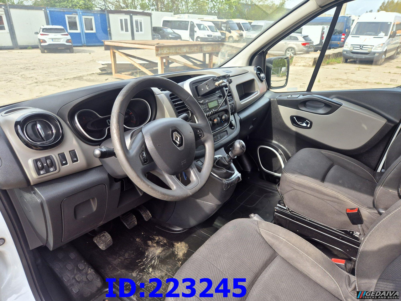الشاحنات الصغيرة كابينة مزدوجة RENAULT Trafic Euro6: صور 12