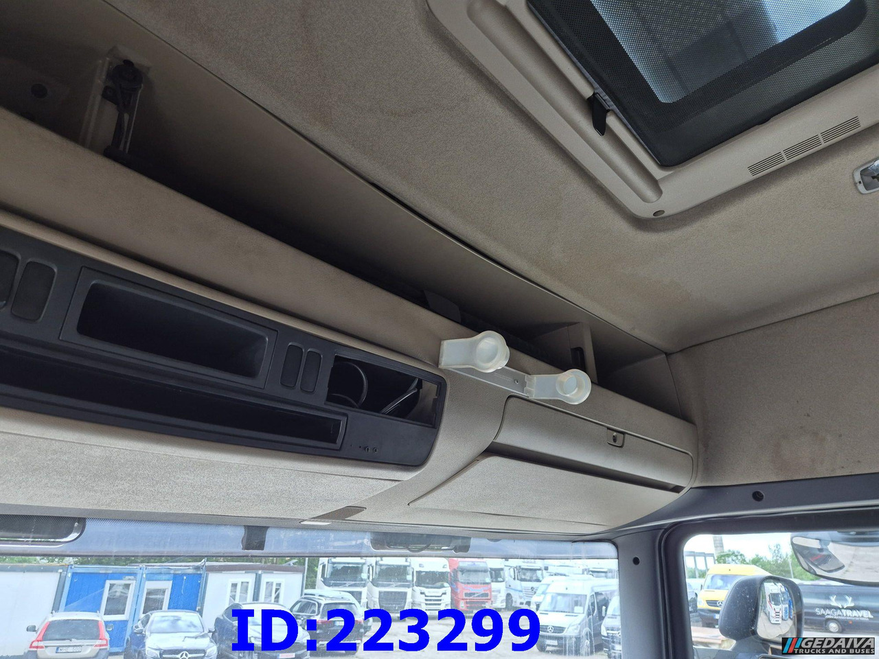 شاحنة جرار SCANIA R420 6x2 MANUAL: صور 17