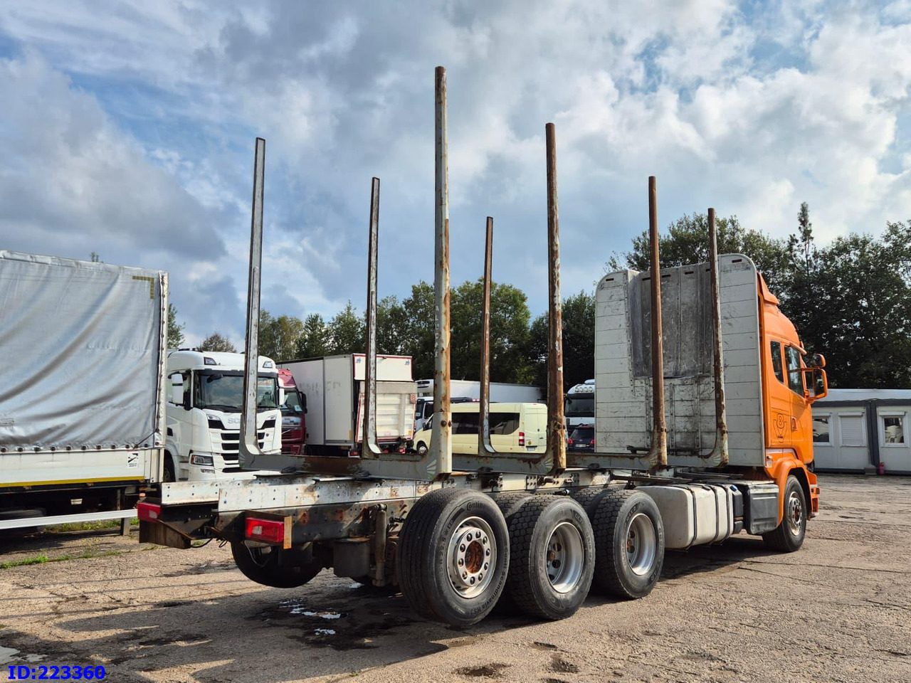 SCANIA R580 8X4 V8 - شاحنة قطع الأشجار: صور 4 SCANIA R580 8X4 V8 - شاحنة قطع الأشجار: صور 4