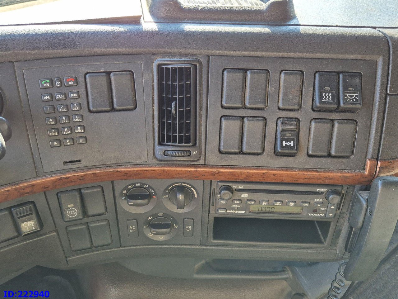شاحنات مسطحة VOLVO FH12 420HP + Crane Palfinger PK9501: صور 20