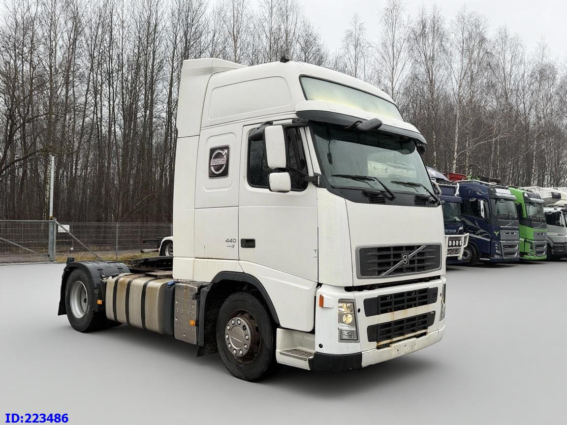 VOLVO FH13 440HP Euro5 - شاحنة جرار: صور 1 VOLVO FH13 440HP Euro5 - شاحنة جرار: صور 1