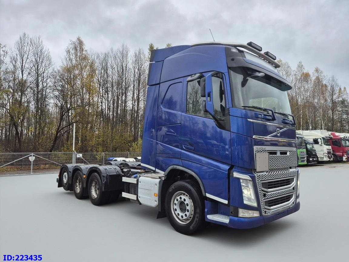 VOLVO FH13 540HP 8x4 (steering axle) - الشاسيه شاحنة: صور 4 VOLVO FH13 540HP 8x4 (steering axle) - الشاسيه شاحنة: صور 4