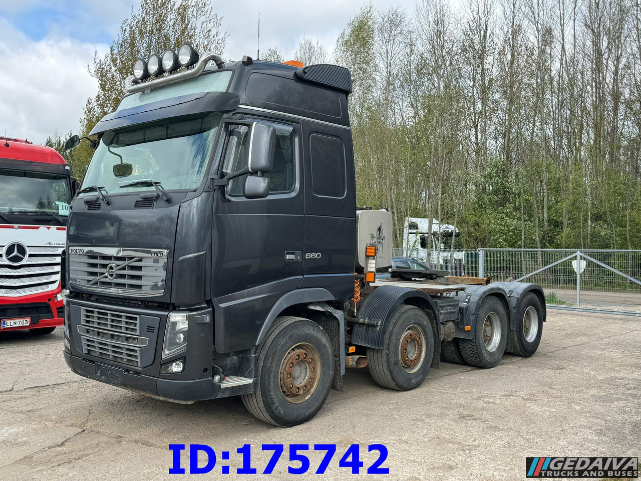 VOLVO FH16 660HP 8x4 - شاحنة جرار: صور 1 VOLVO FH16 660HP 8x4 - شاحنة جرار: صور 1