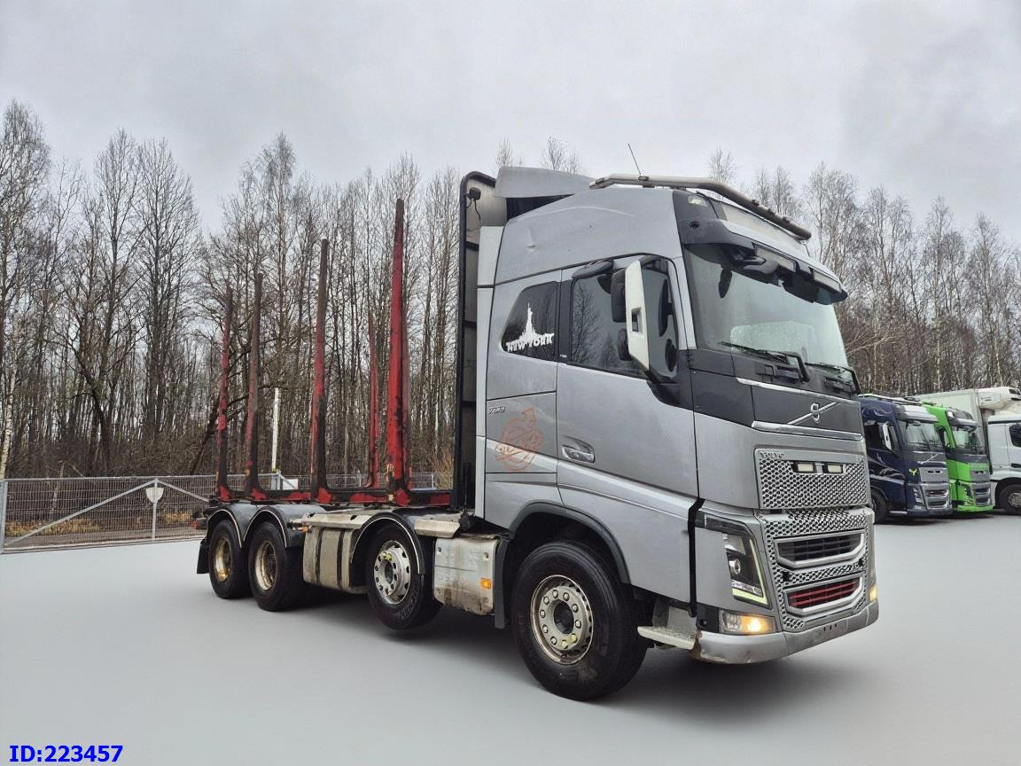 VOLVO FH16 750HP 8x4 Big axles - شاحنة قطع الأشجار: صور 4 VOLVO FH16 750HP 8x4 Big axles - شاحنة قطع الأشجار: صور 4
