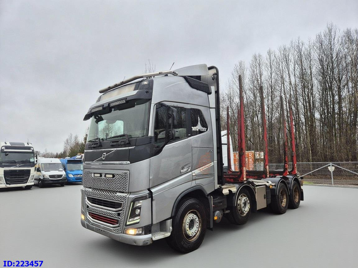 VOLVO FH16 750HP 8x4 Big axles - شاحنة قطع الأشجار: صور 1 VOLVO FH16 750HP 8x4 Big axles - شاحنة قطع الأشجار: صور 1