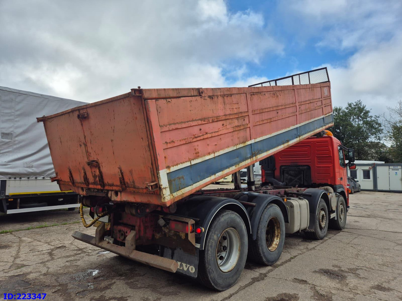 VOLVO FM12 420HP 8X4 Manual - قلابات: صور 5 VOLVO FM12 420HP 8X4 Manual - قلابات: صور 5