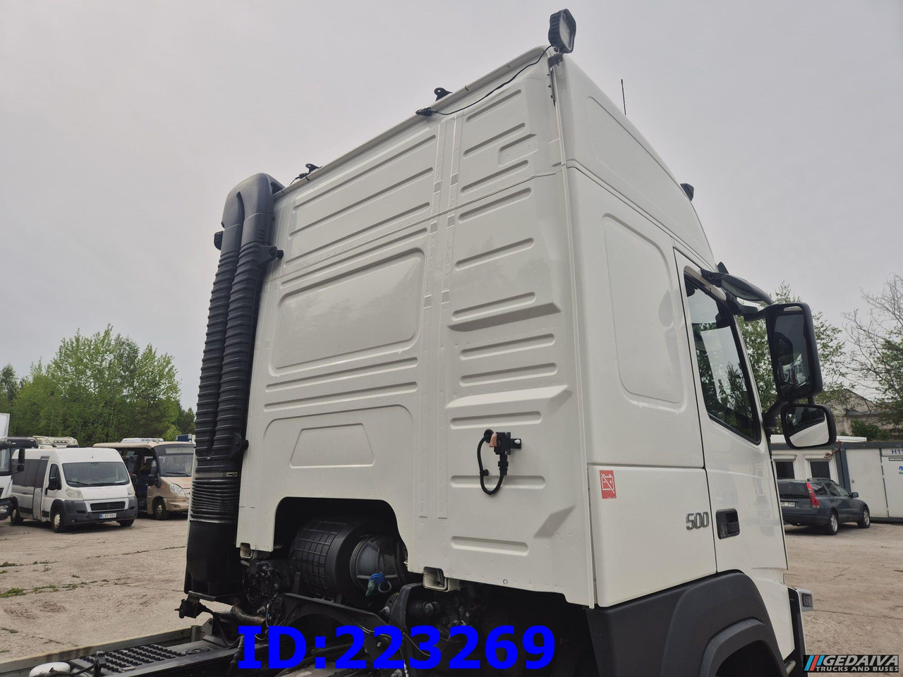 VOLVO FM13 500HP 8x2 (2 steering axels) - الشاسيه شاحنة: صور 5 VOLVO FM13 500HP 8x2 (2 steering axels) - الشاسيه شاحنة: صور 5