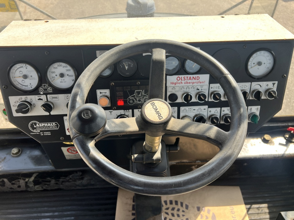 مدحلة الأسفلت Bomag BW 174 n. Chr. (111667): صور 9 مدحلة الأسفلت Bomag BW 174 n. Chr. (111667): صور 9