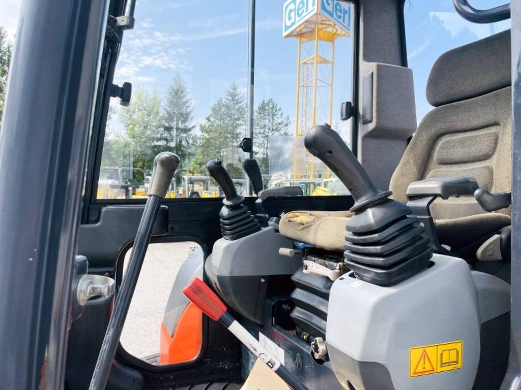 Kubota KX101-3a (4053) - حفارة مصغرة: صور 5 Kubota KX101-3a (4053) - حفارة مصغرة: صور 5