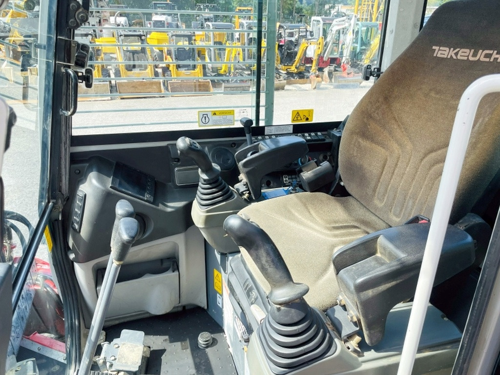 Takeuchi TB280FR (4051) - حفارة مصغرة: صور 5 Takeuchi TB280FR (4051) - حفارة مصغرة: صور 5