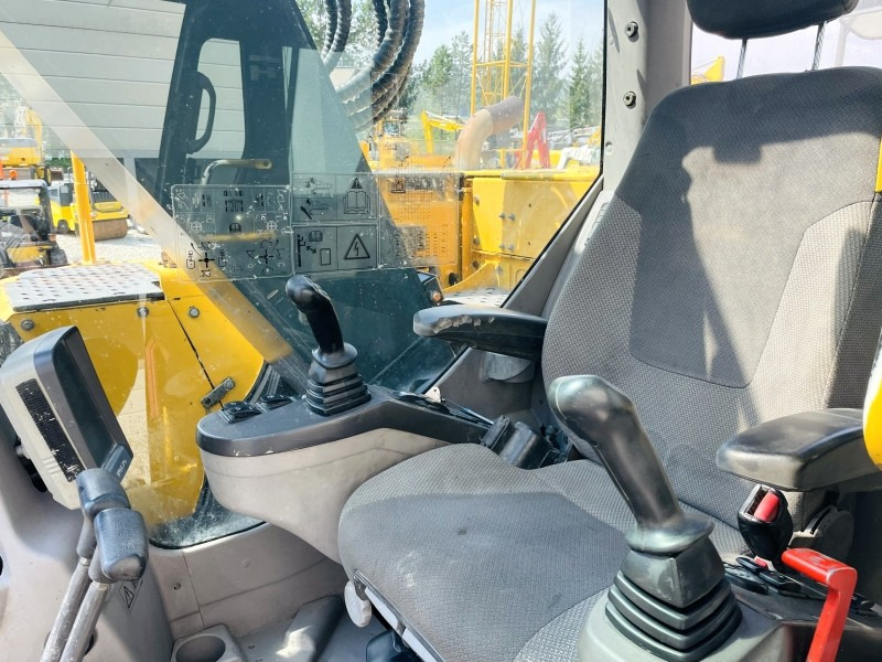 Volvo ECR235CL (3445) - حفارات زحافة: صور 5 Volvo ECR235CL (3445) - حفارات زحافة: صور 5