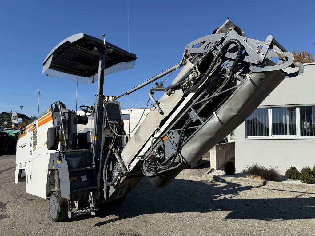 Wirtgen W 50 Ri (111751) - ماكينات لصقل الأسفلت: صور 3 Wirtgen W 50 Ri (111751) - ماكينات لصقل الأسفلت: صور 3