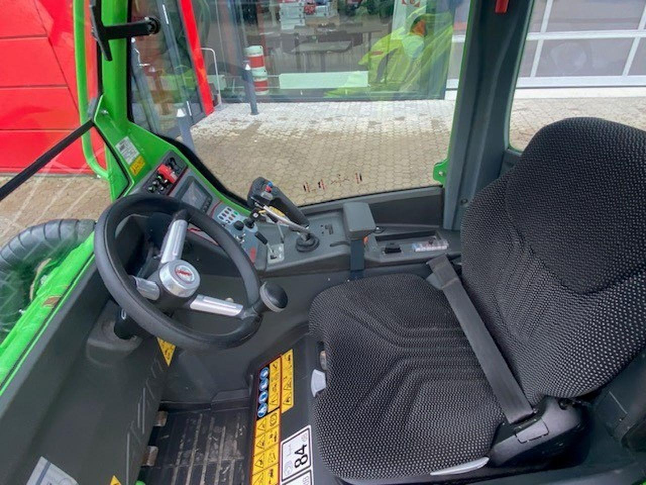 Avant 760i - اللودر بعجل: صور 5 Avant 760i - اللودر بعجل: صور 5