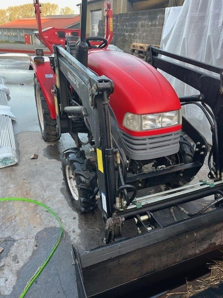 Dong feng DF304 - جرار صغير: صور 1 Dong feng DF304 - جرار صغير: صور 1