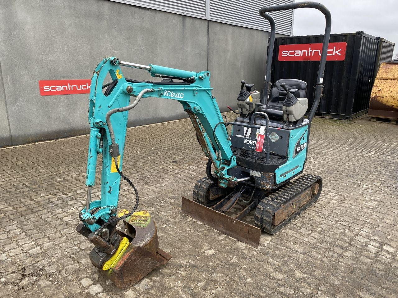 Kobelco SK10SR-2 - حفارة مصغرة: صور 1 Kobelco SK10SR-2 - حفارة مصغرة: صور 1
