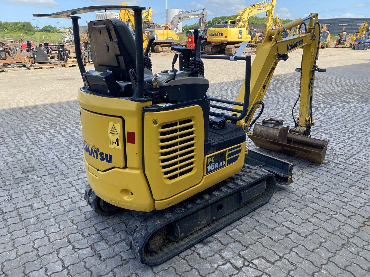 Komatsu PC16R-3HS CANOPY - حفارة مصغرة: صور 4 Komatsu PC16R-3HS CANOPY - حفارة مصغرة: صور 4
