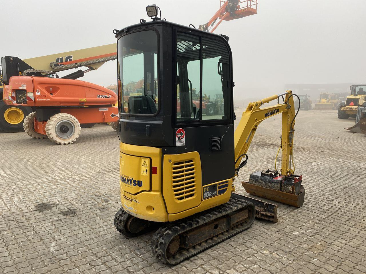 Komatsu PC16R-3HS PROP - حفارة مصغرة: صور 4 Komatsu PC16R-3HS PROP - حفارة مصغرة: صور 4