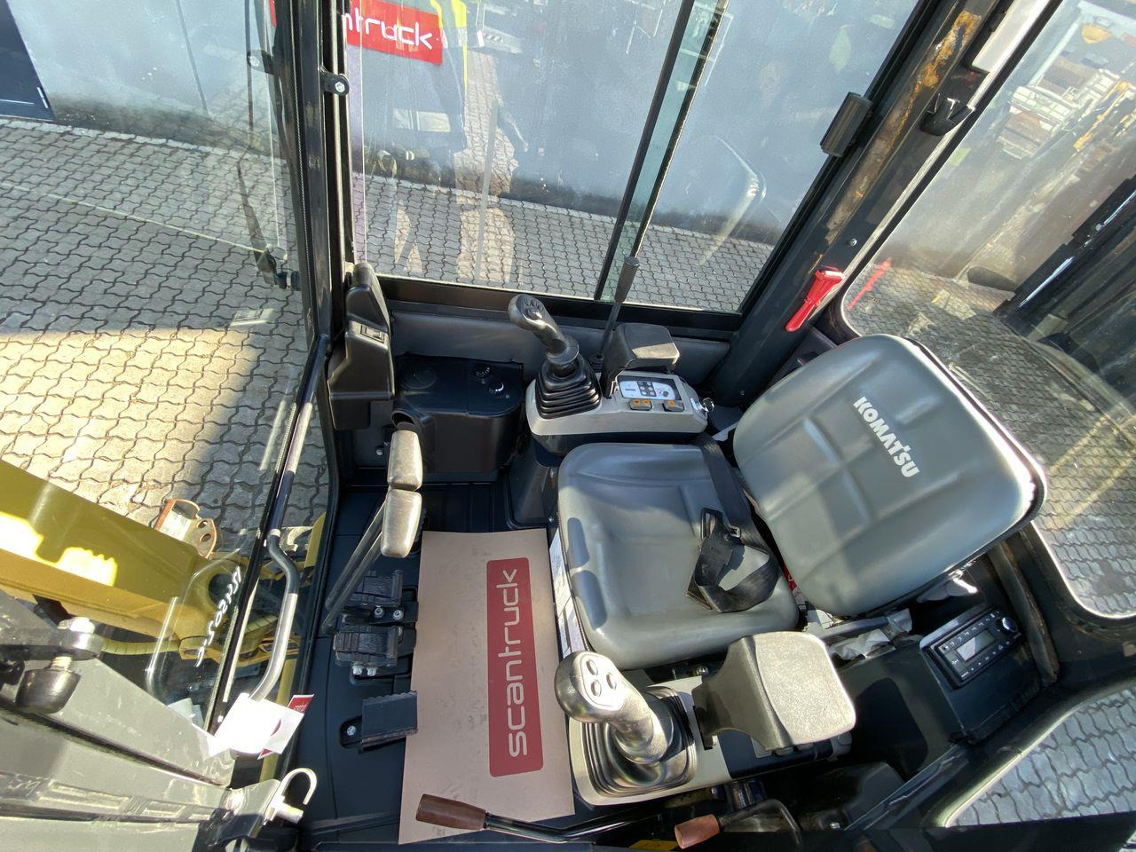 Komatsu PC16R-3HS - حفارة مصغرة: صور 3 Komatsu PC16R-3HS - حفارة مصغرة: صور 3