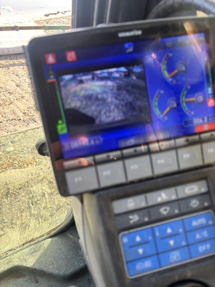 Komatsu PC240LC-11 - حفارات زحافة: صور 5 Komatsu PC240LC-11 - حفارات زحافة: صور 5