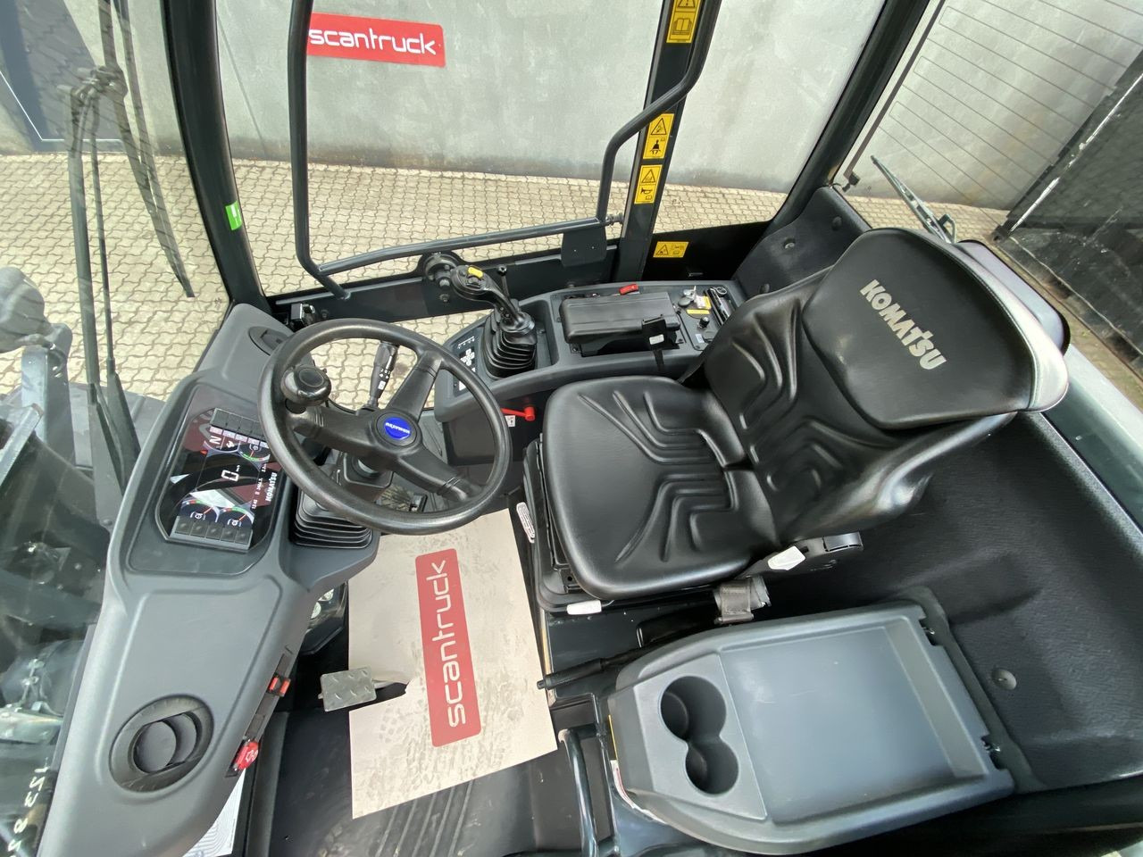 Komatsu WA80M-8EO - لودر مفصلي صغير: صور 3 Komatsu WA80M-8EO - لودر مفصلي صغير: صور 3