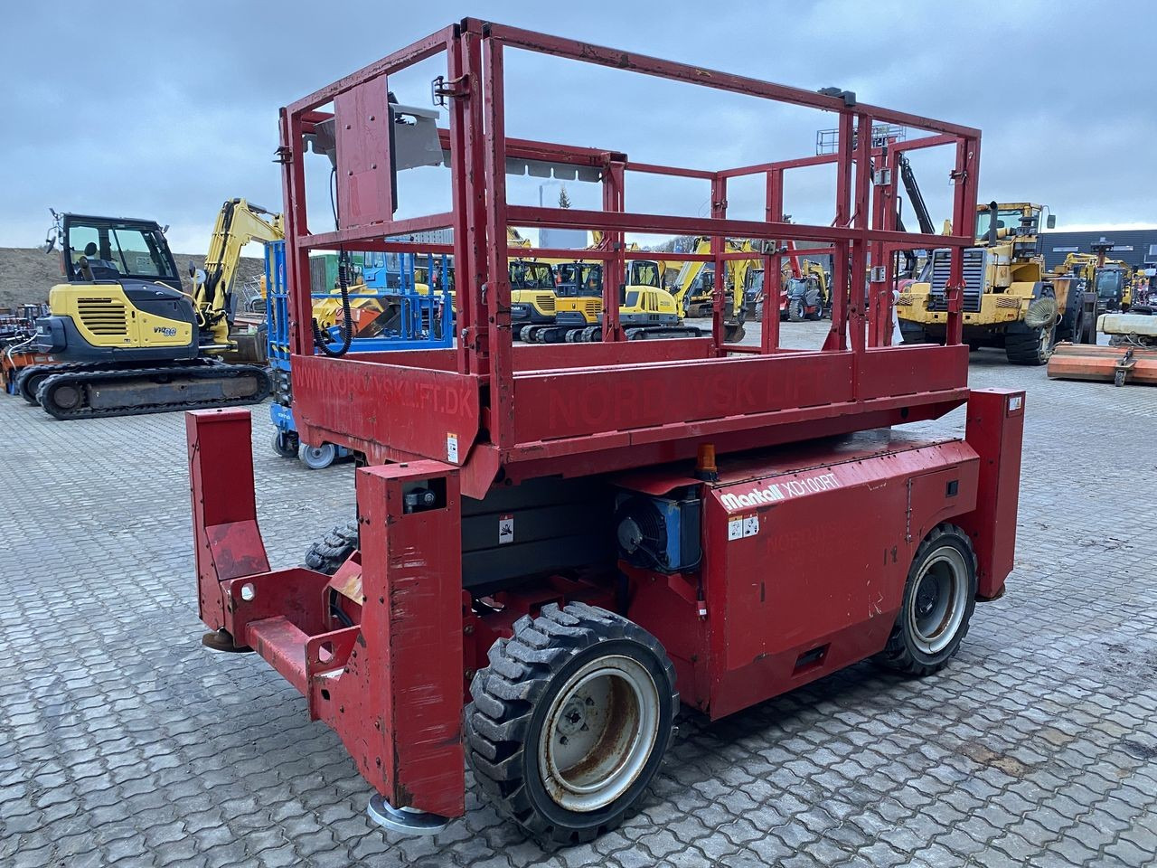 Mantall XD100RT - رافعات مقصية: صور 1 Mantall XD100RT - رافعات مقصية: صور 1