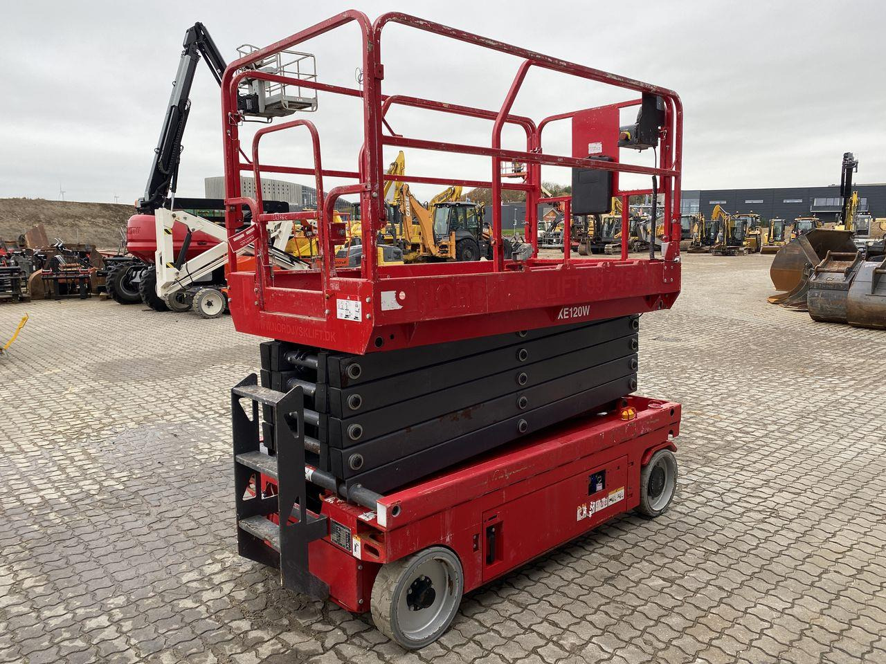 Mantall XE120W - رافعات مقصية: صور 4 Mantall XE120W - رافعات مقصية: صور 4