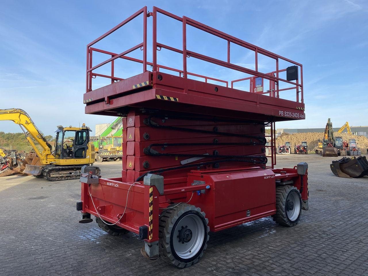 PB S225-24DS 4X4 - رافعات مقصية: صور 4 PB S225-24DS 4X4 - رافعات مقصية: صور 4