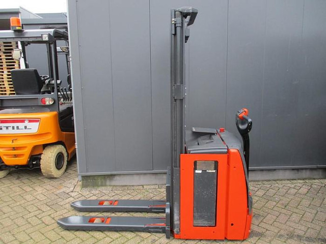 Linde L14 - معدات تكديس: صور 2 Linde L14 - معدات تكديس: صور 2