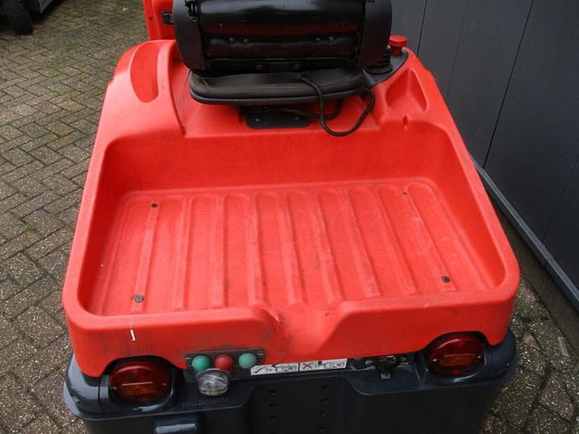 Linde P 60 - جرار السحب الكهربائي: صور 4 Linde P 60 - جرار السحب الكهربائي: صور 4