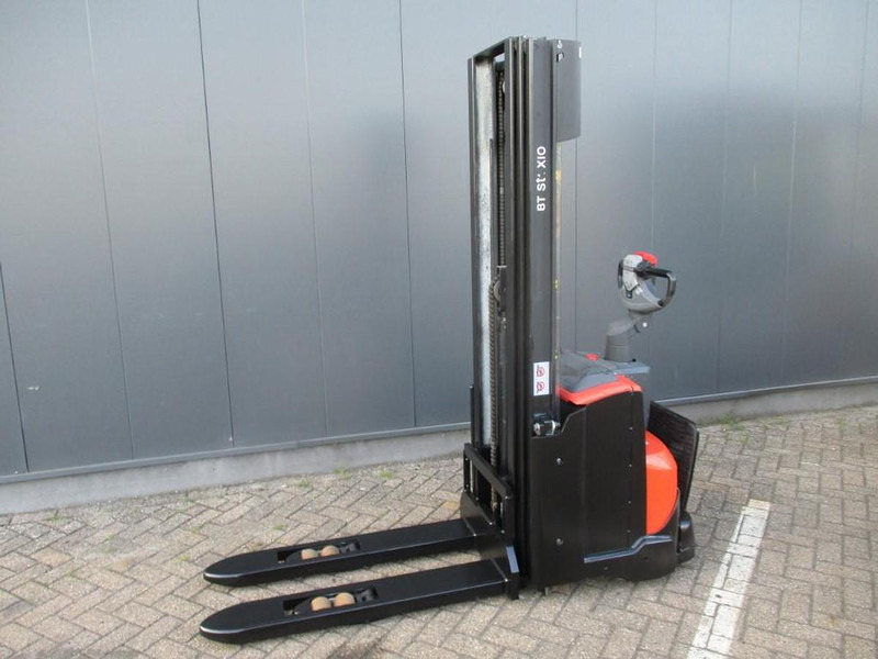 Toyota SWE 120L - معدات تكديس: صور 1 Toyota SWE 120L - معدات تكديس: صور 1