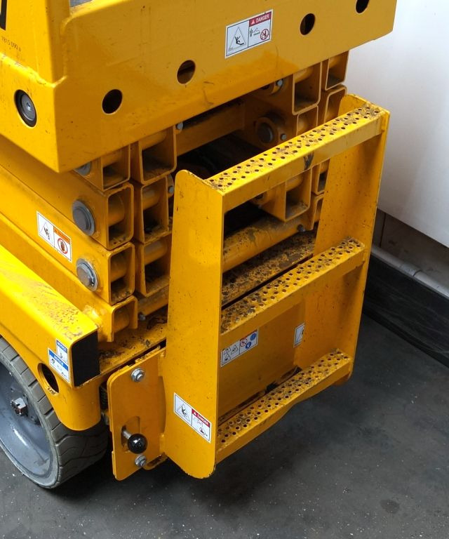 Haulotte Compact 10N - رافعات مقصية: صور 4 Haulotte Compact 10N - رافعات مقصية: صور 4