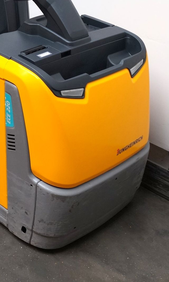 Jungheinrich ECE220 - رافعات ترتيب البضائع: صور 4 Jungheinrich ECE220 - رافعات ترتيب البضائع: صور 4
