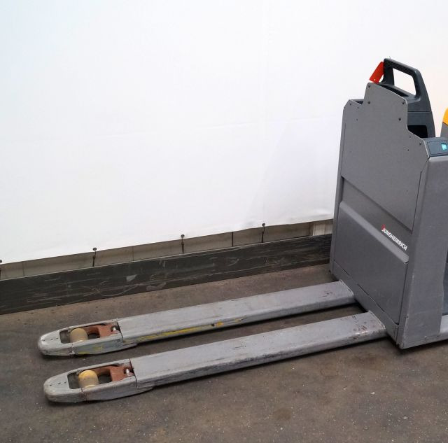 Jungheinrich ECE225 - رافعات ترتيب البضائع: صور 3 Jungheinrich ECE225 - رافعات ترتيب البضائع: صور 3