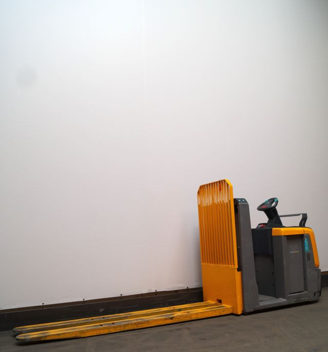 Jungheinrich ECE320 - رافعات ترتيب البضائع: صور 1 Jungheinrich ECE320 - رافعات ترتيب البضائع: صور 1