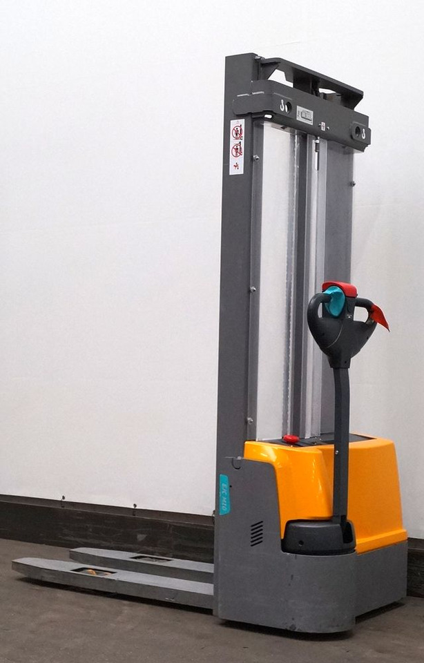 Jungheinrich EJC M10 - معدات تكديس: صور 2 Jungheinrich EJC M10 - معدات تكديس: صور 2