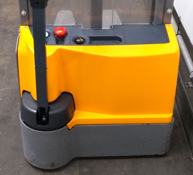 Jungheinrich EJC M10 - معدات تكديس: صور 3 Jungheinrich EJC M10 - معدات تكديس: صور 3