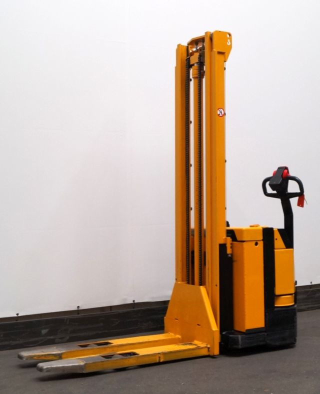 Jungheinrich EJC12 - معدات تكديس: صور 1 Jungheinrich EJC12 - معدات تكديس: صور 1