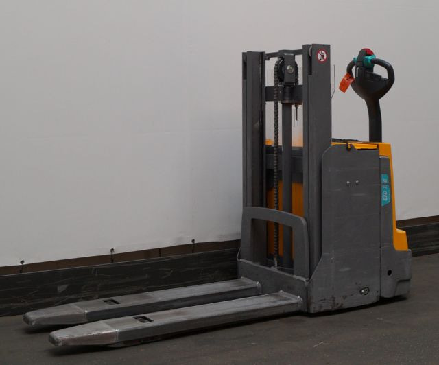 Jungheinrich EJD118 - معدات تكديس: صور 1 Jungheinrich EJD118 - معدات تكديس: صور 1