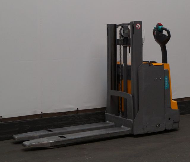 Jungheinrich EJD118 - معدات تكديس: صور 1 Jungheinrich EJD118 - معدات تكديس: صور 1