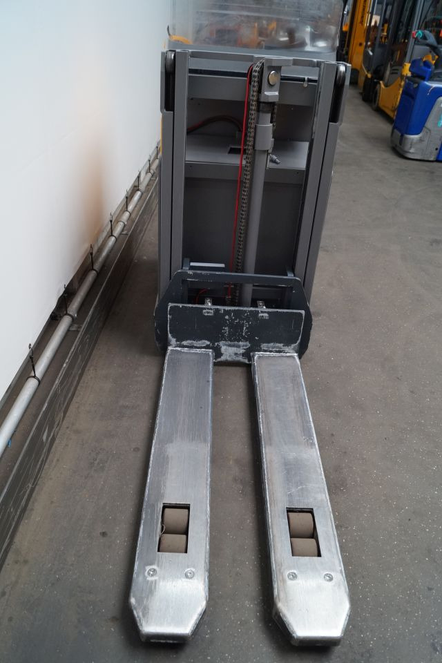 معدات تكديس Jungheinrich ESD120: صور 6