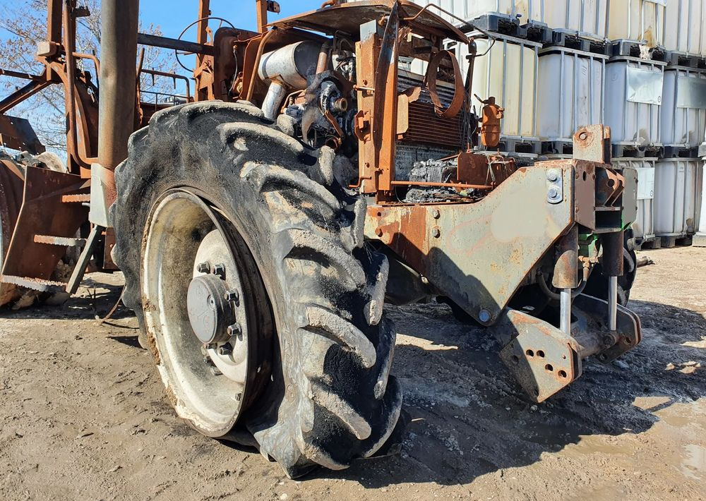 Claas Ares Renault 556 wał blok silnik głowica most zwolnica skrzynia - علبة التروس - الآلات والماكينات الزراعية: صور 2 Claas Ares Renault 556 wał blok silnik głowica most zwolnica skrzynia - علبة التروس - الآلات والماكينات الزراعية: صور 2