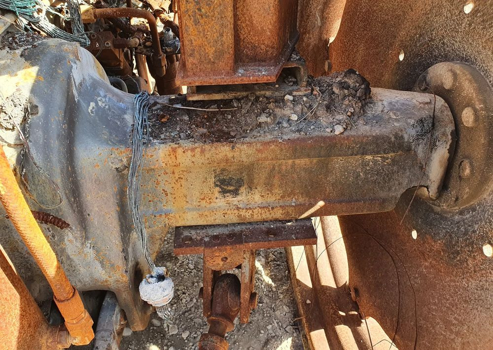 Claas Ares Renault 556 wał blok silnik głowica most zwolnica skrzynia - علبة التروس - الآلات والماكينات الزراعية: صور 5 Claas Ares Renault 556 wał blok silnik głowica most zwolnica skrzynia - علبة التروس - الآلات والماكينات الزراعية: صور 5