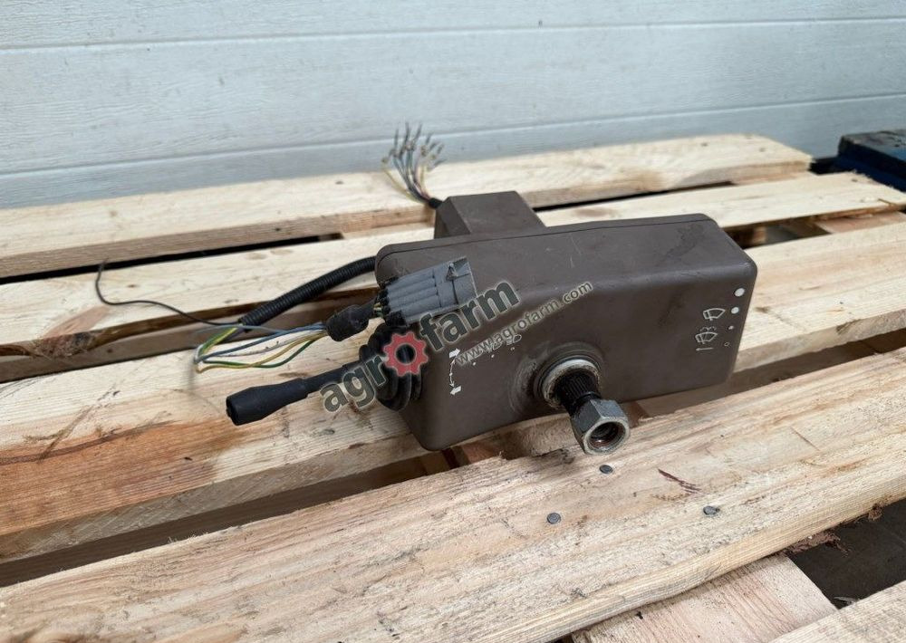 Moduł multifunkcyjny, John Deere 6155M - النظام الكهربائي: صور 1 Moduł multifunkcyjny, John Deere 6155M - النظام الكهربائي: صور 1