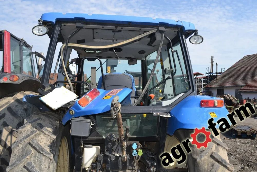 New Holland T5050 skrzynia silnik most obudowa piasta blok zawór - علبة التروس - الآلات والماكينات الزراعية: صور 1 New Holland T5050 skrzynia silnik most obudowa piasta blok zawór - علبة التروس - الآلات والماكينات الزراعية: صور 1