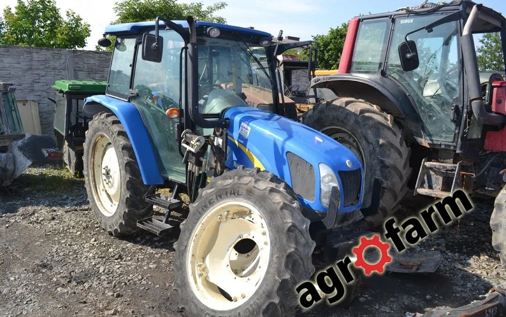 New Holland T5050 skrzynia silnik most obudowa piasta blok zawór - علبة التروس - الآلات والماكينات الزراعية: صور 3 New Holland T5050 skrzynia silnik most obudowa piasta blok zawór - علبة التروس - الآلات والماكينات الزراعية: صور 3