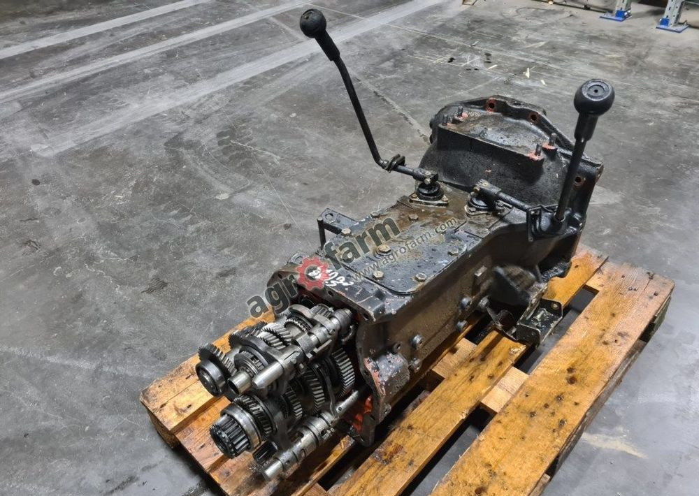 Skrzynia biegów Lamborghini 880-S AGIL 0007710040 - علبة التروس: صور 1 Skrzynia biegów Lamborghini 880-S AGIL 0007710040 - علبة التروس: صور 1
