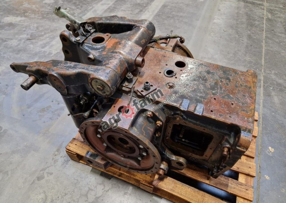 Tylny most Valtra 6400 - علبة التروس: صور 2 Tylny most Valtra 6400 - علبة التروس: صور 2