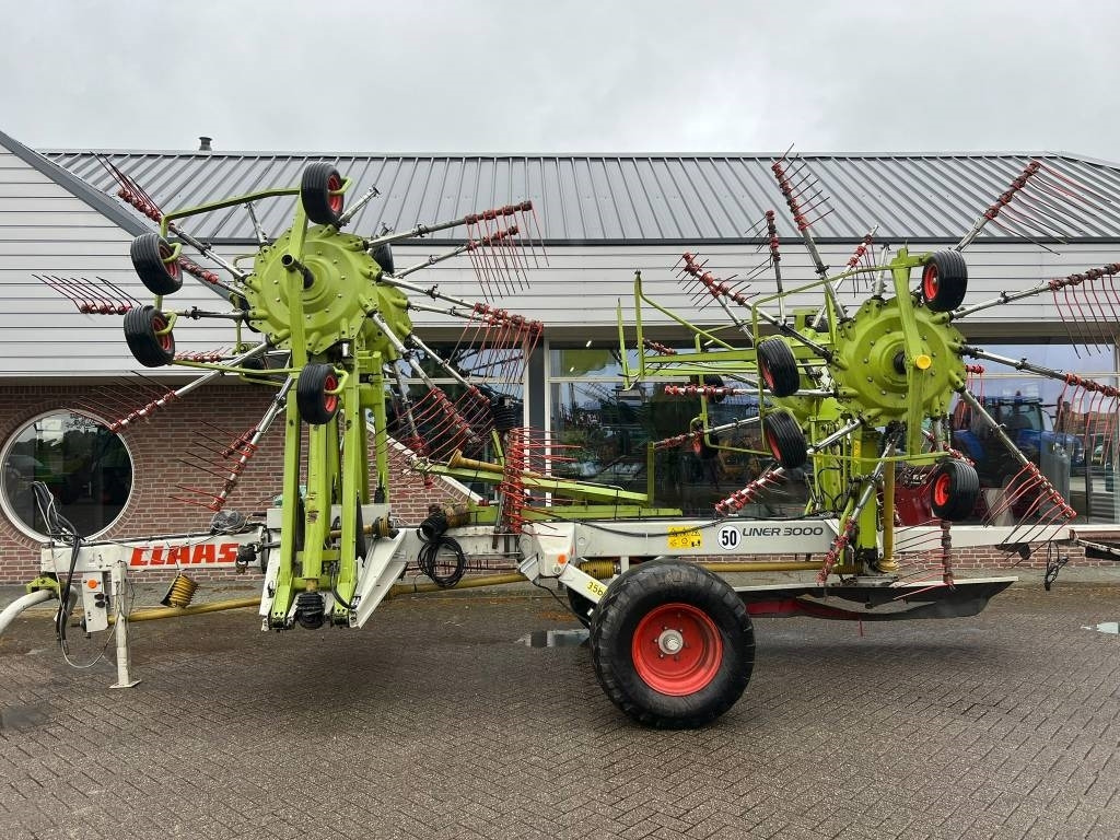 Claas Liner 3000 - لمّامَة القش: صور 2 Claas Liner 3000 - لمّامَة القش: صور 2