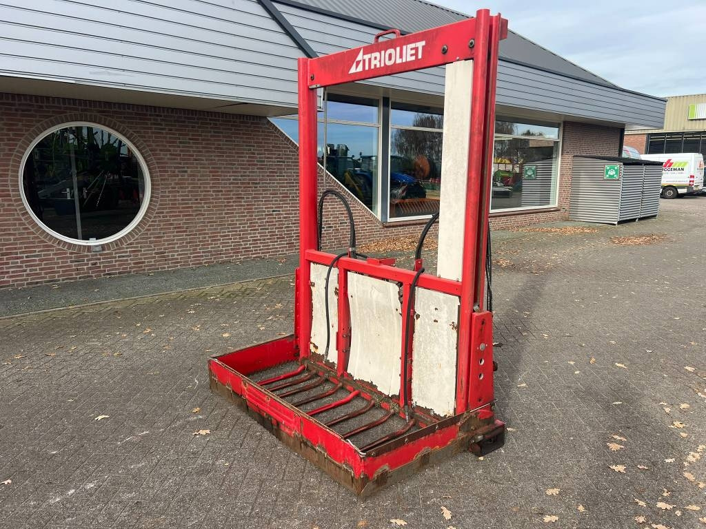 Trioliet TU 170 kuilvoersnijder - المعدات لتربية الماشية: صور 1 Trioliet TU 170 kuilvoersnijder - المعدات لتربية الماشية: صور 1